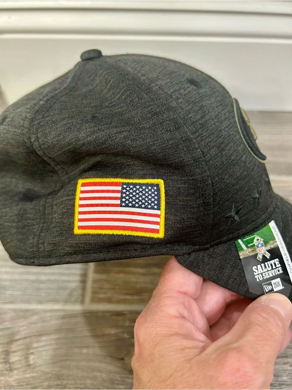 NWT New Era San Francisco 49ers 2020 Salute to Service 39THIRTY Flex Hat S/M